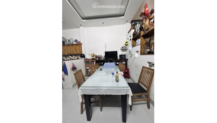 BÁN NHÀ PHÚ NHUẬN HXH 80M2 3 TẦNG NGANG GẦN 5M 4 PN HẺM THÔNG KD THÍCH QUẢNG ĐỨC  GẤP BÁN 8.8 TỶ.